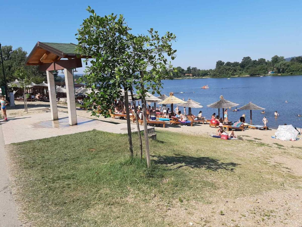 Apartmani K&V Veliko Gradiste Luaran gambar