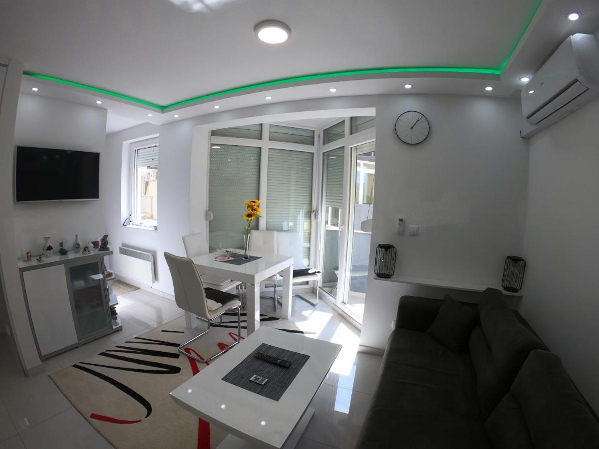Apartmani K&V Veliko Gradiste Luaran gambar
