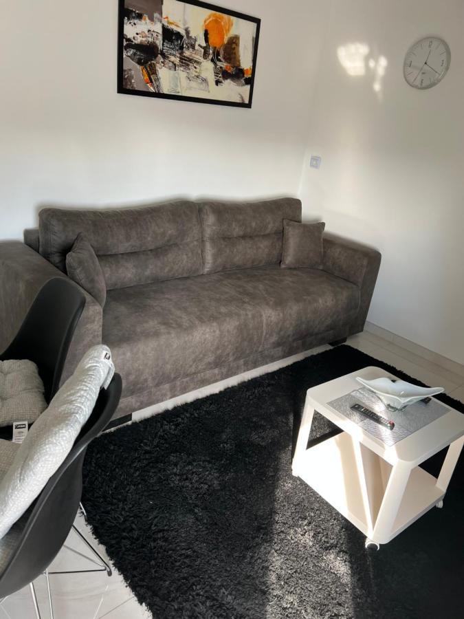 Apartmani K&V Veliko Gradiste Luaran gambar